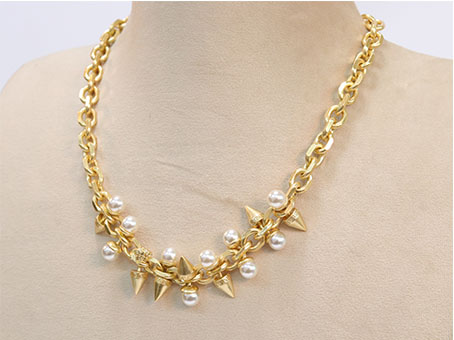 Pearl studs link chain