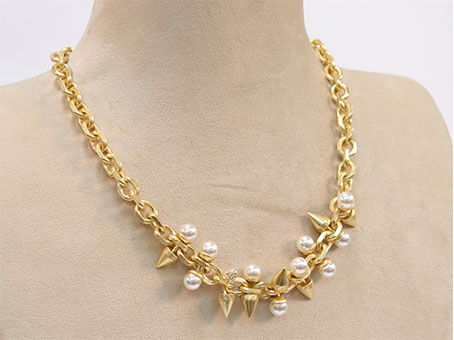 Pearl studs link chain
