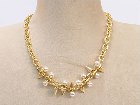 Pearl studs link chain