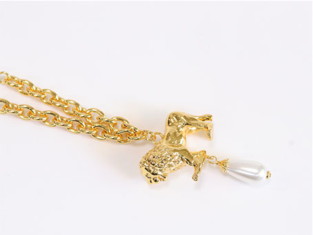 Lion and pearl drop link double C chain