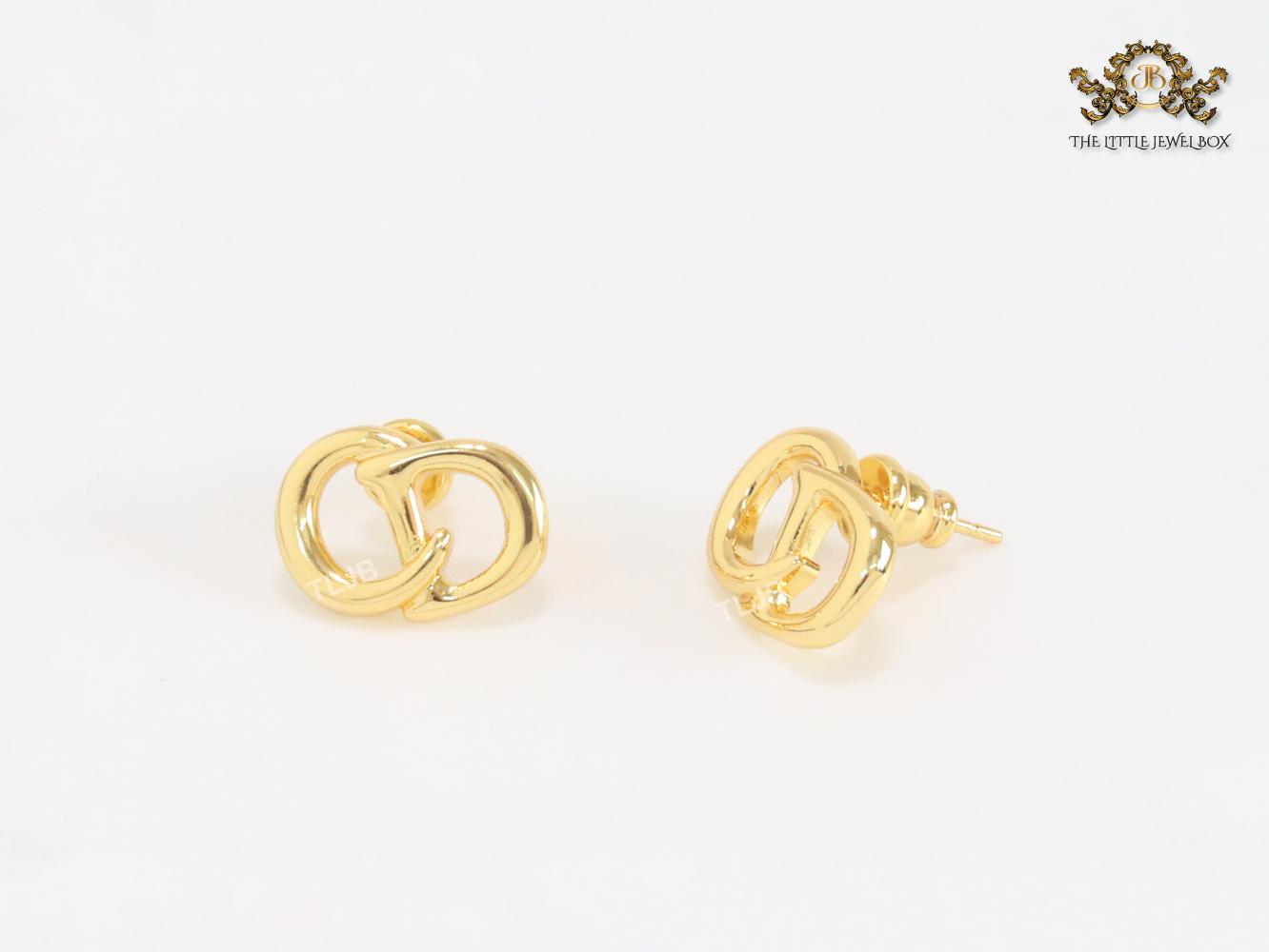 Alphabet CD twisted small gold studs