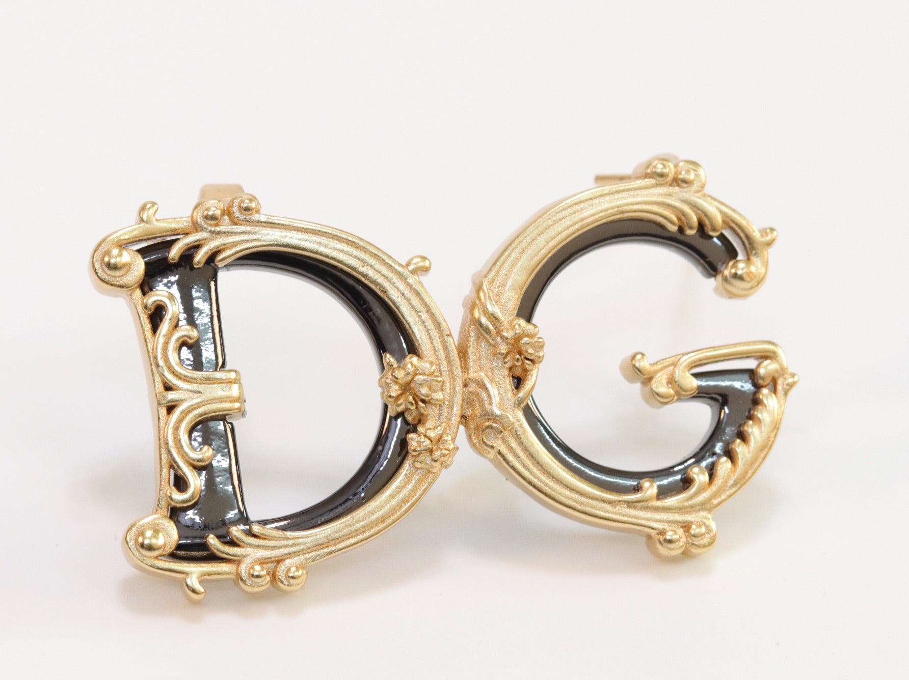 Alphabet D G gold plated brooch