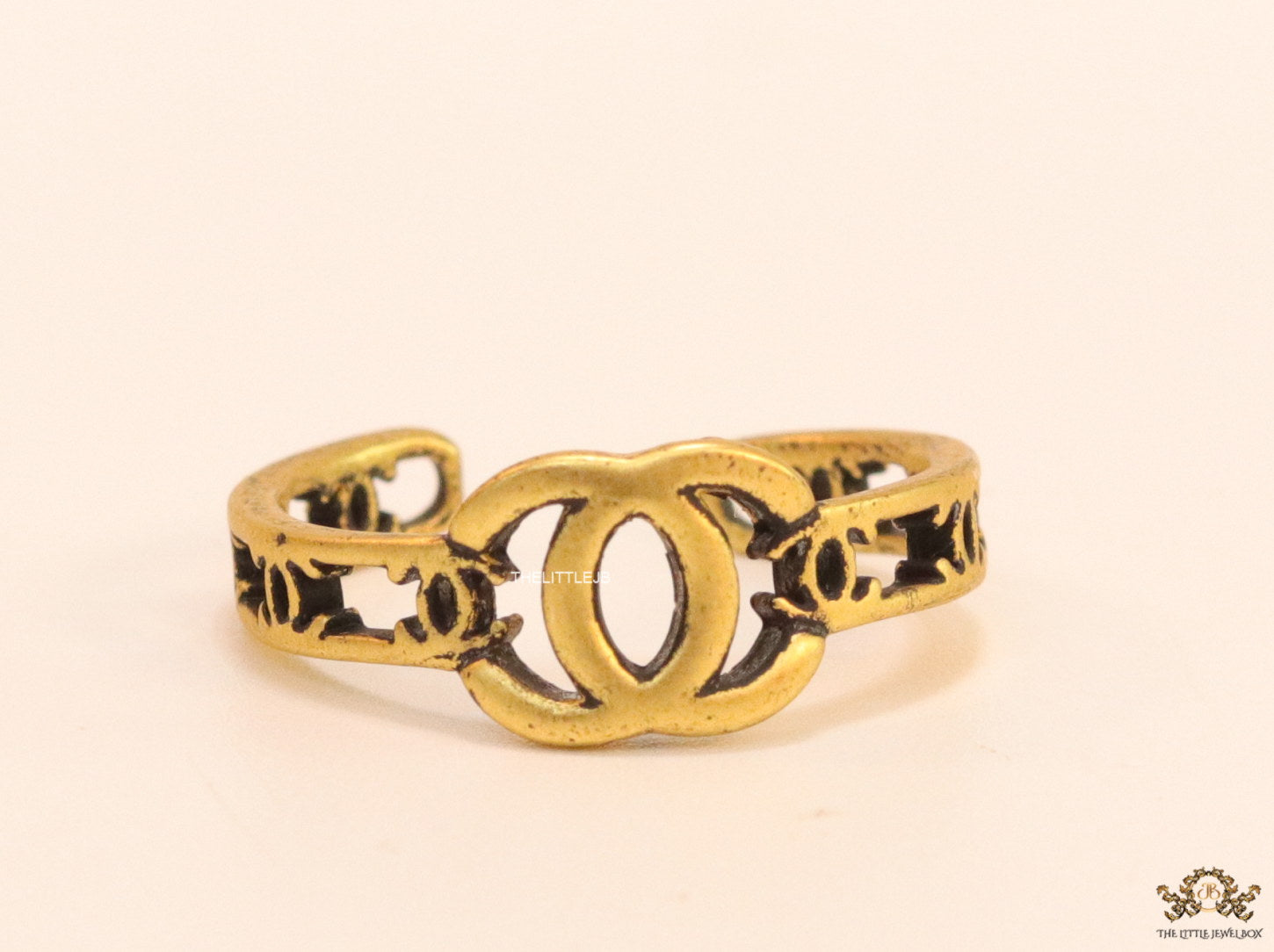 Stylish twin C motif open ring in gold plating
