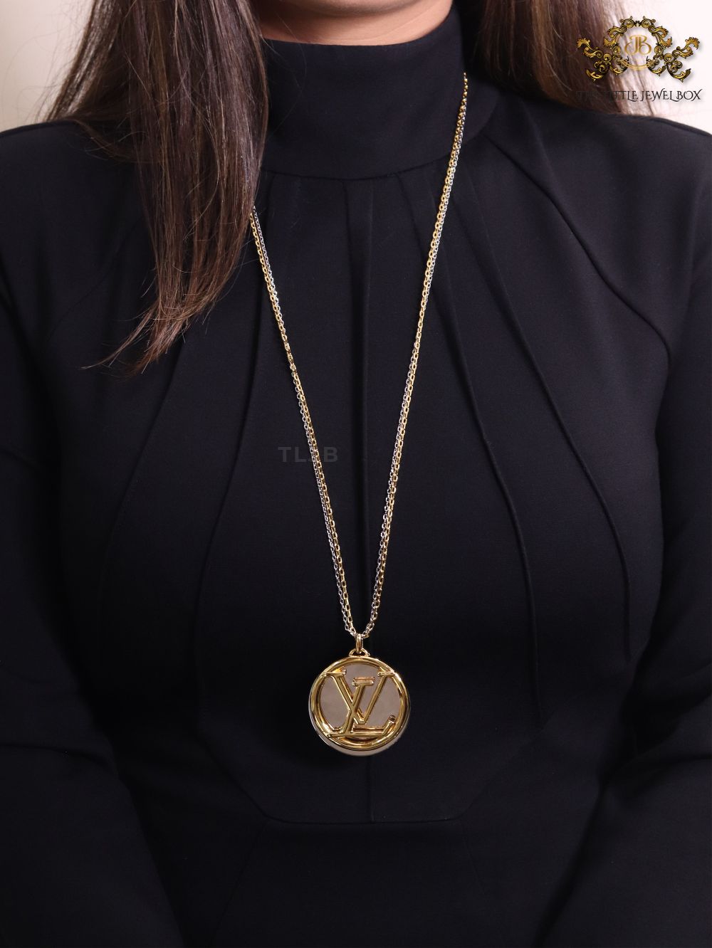 Alphabet L long gold chain