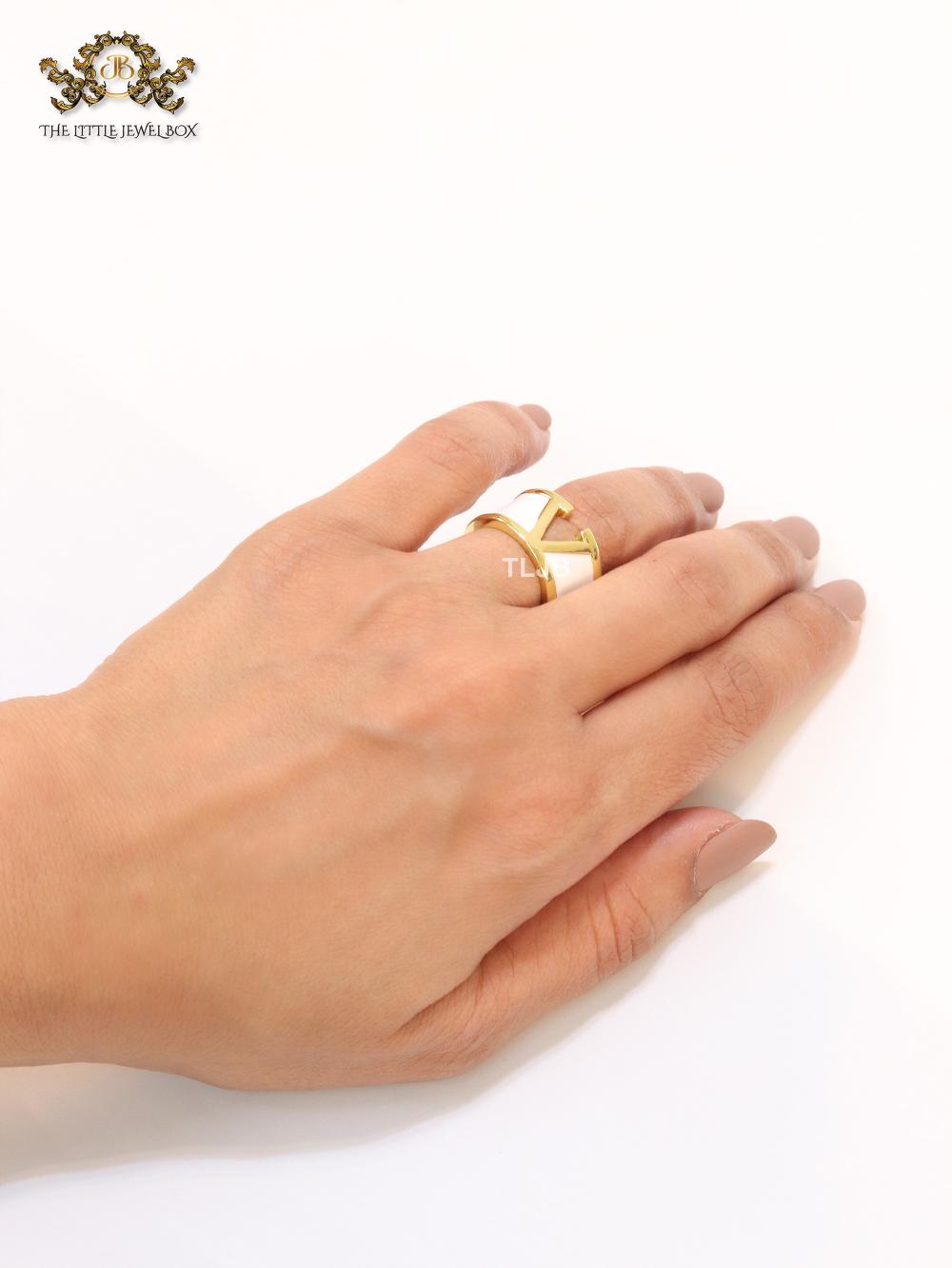 Open V and white enamel bold ring