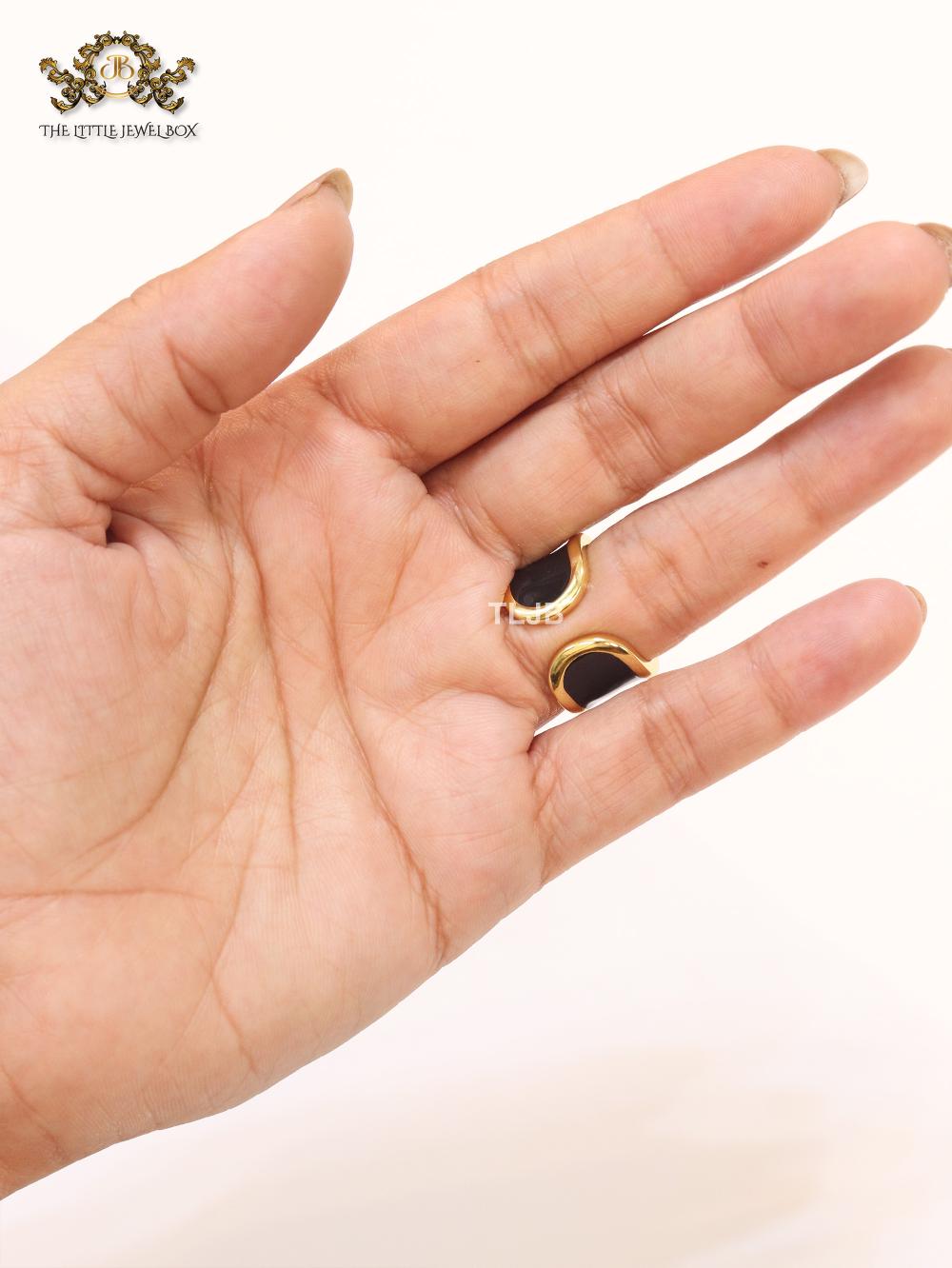 Open V and blak enamel bold ring