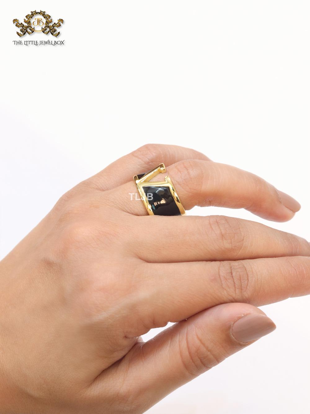 Open V and blak enamel bold ring