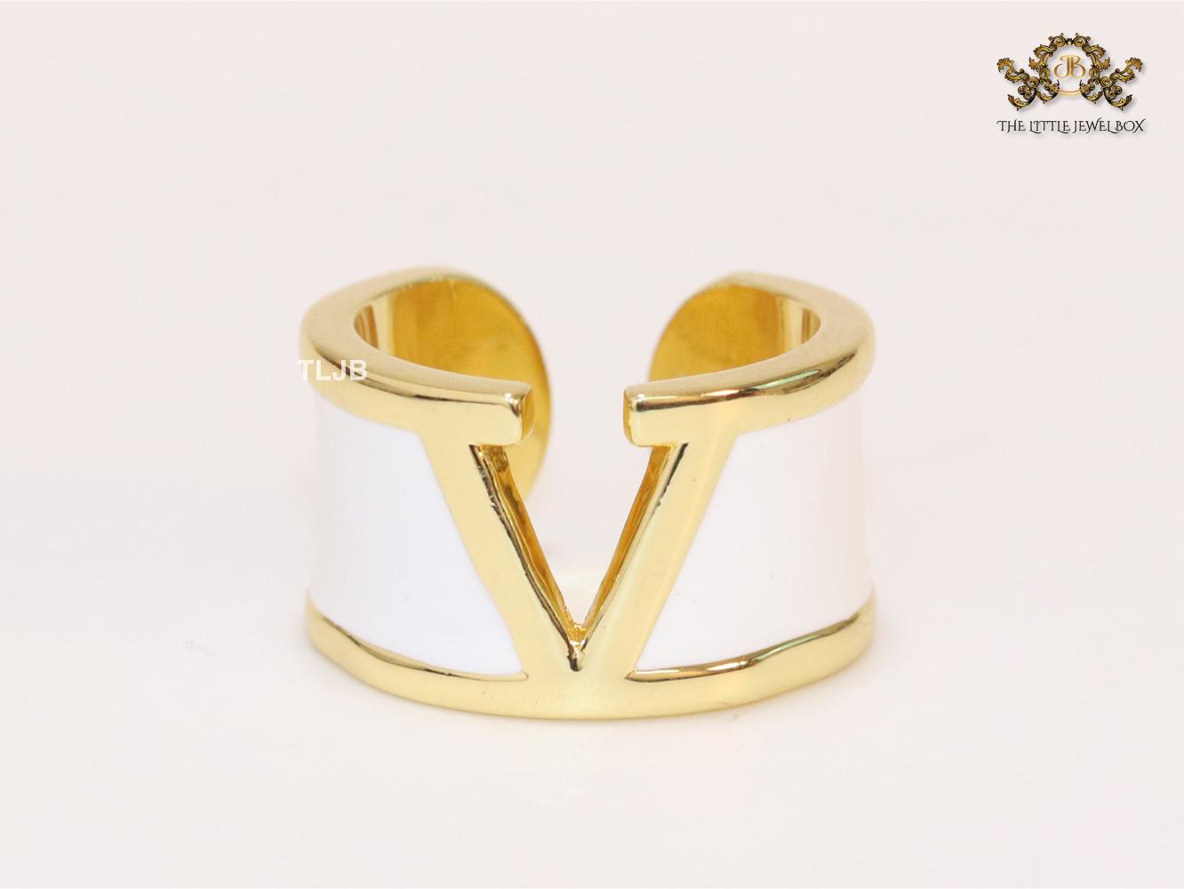 Open V and white enamel bold ring