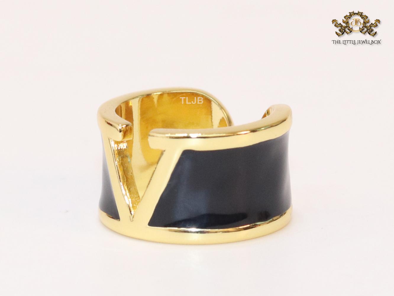 Open V and blak enamel bold ring