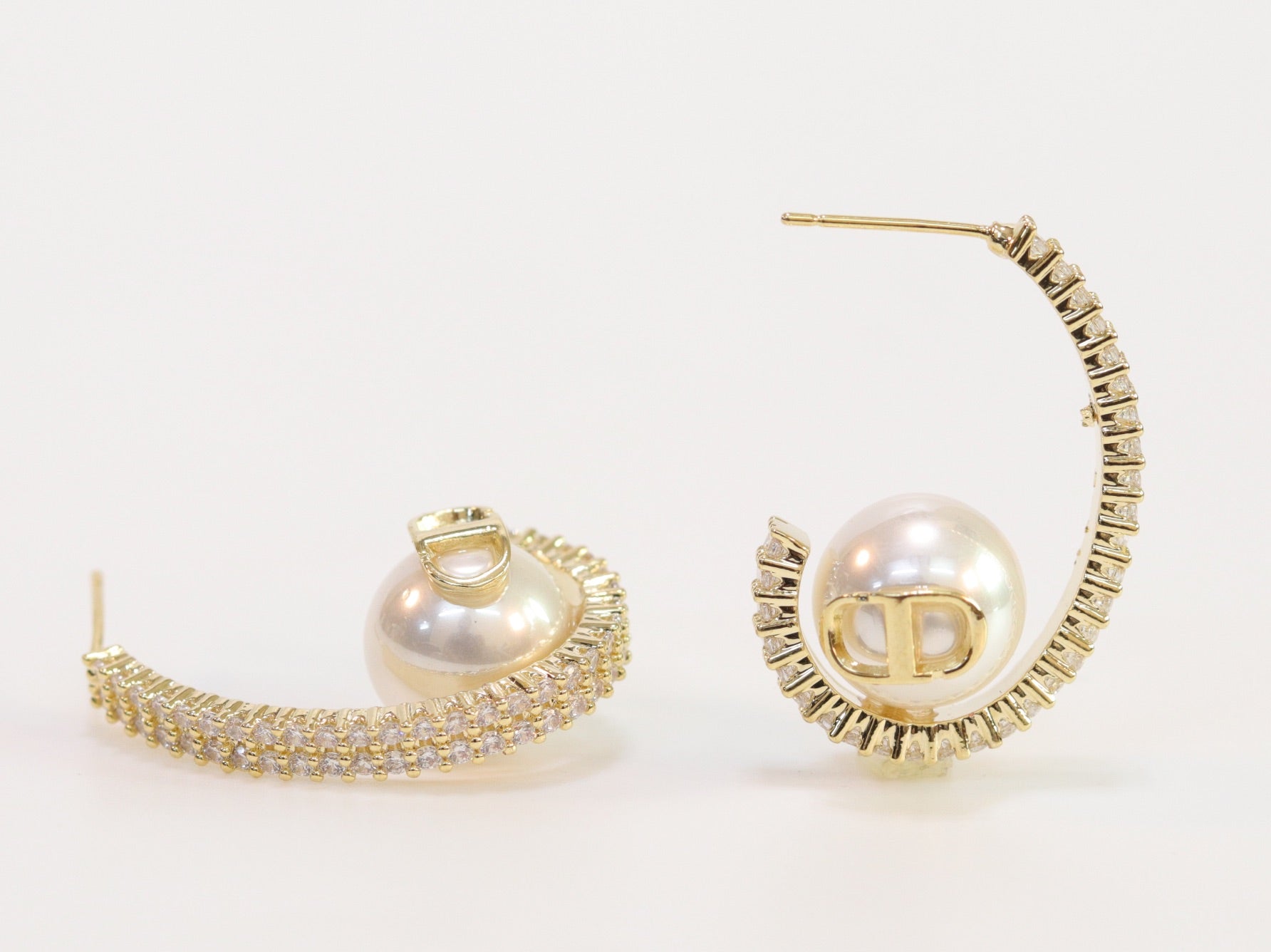 Alphabet C and D pearl gold dangles