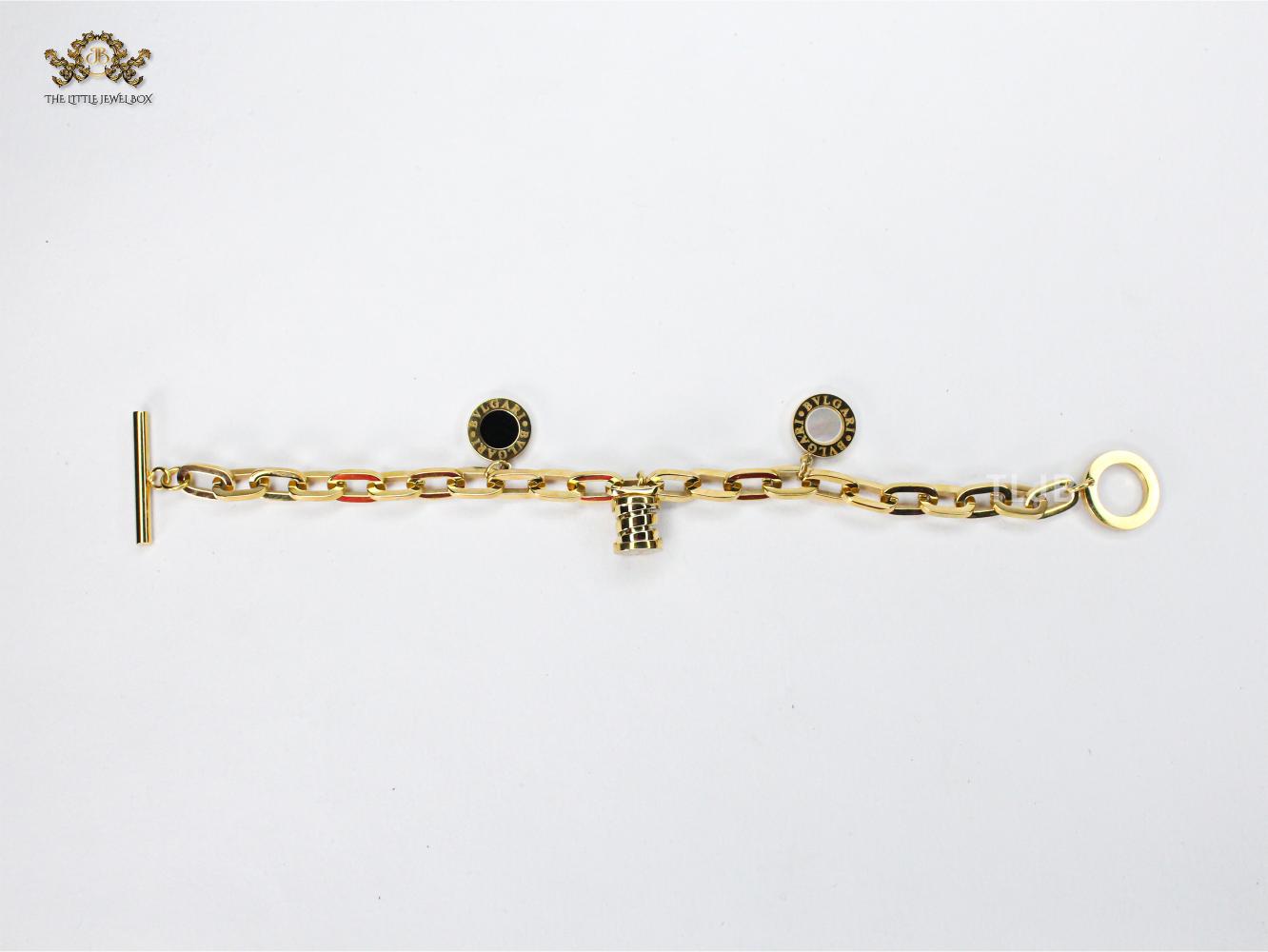 Alphabet Bvl charm bracelet