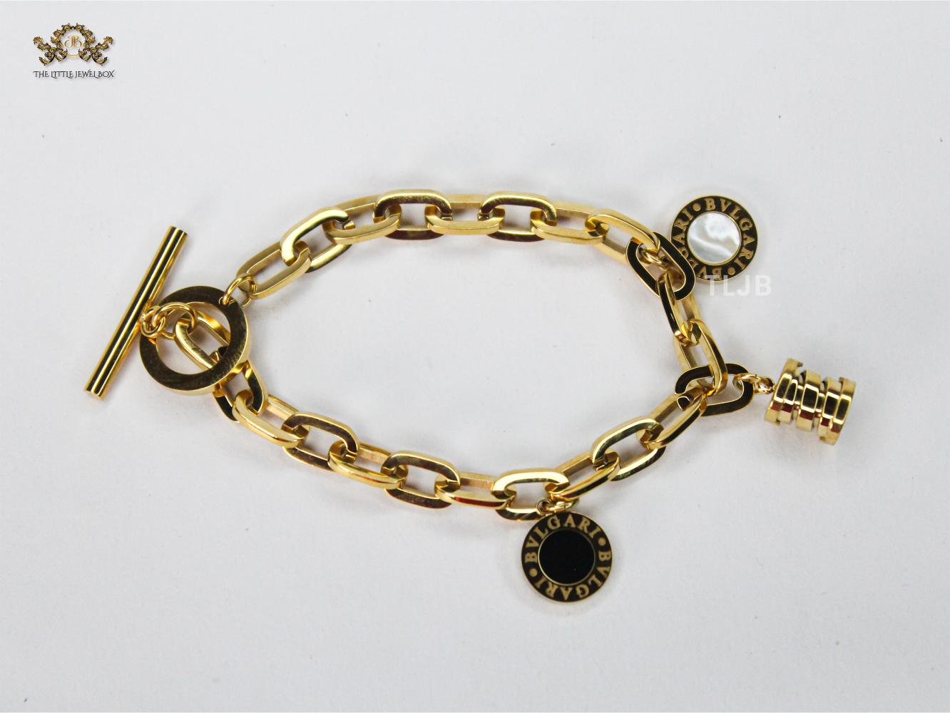 Alphabet Bvl charm bracelet