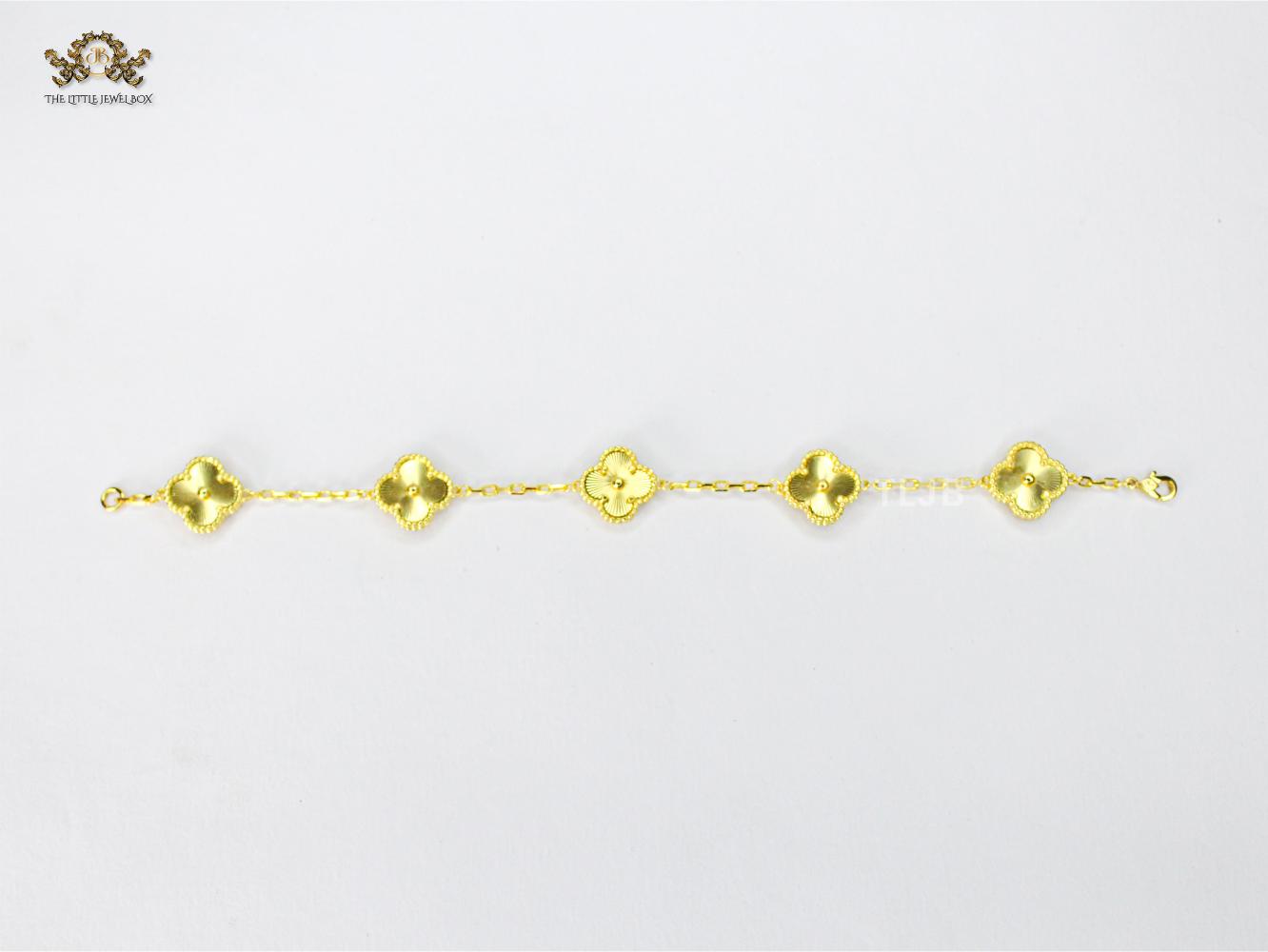 Alphabet VC Clover bracelet in gold