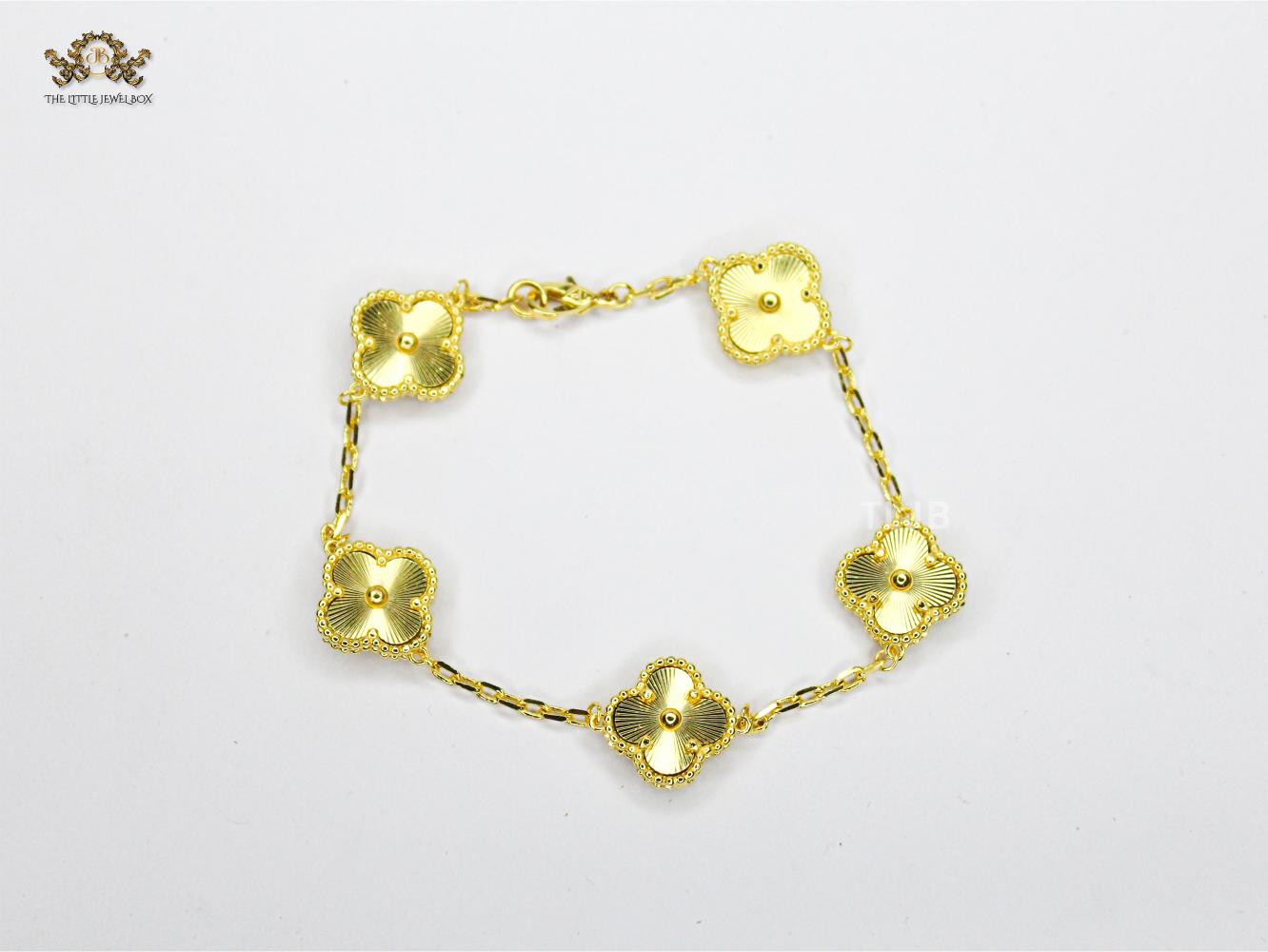 Alphabet VC Clover bracelet in gold