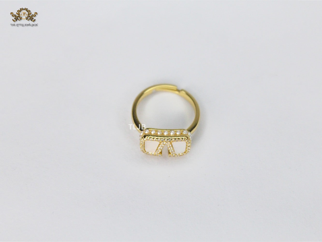 Alphabet V MOP ring