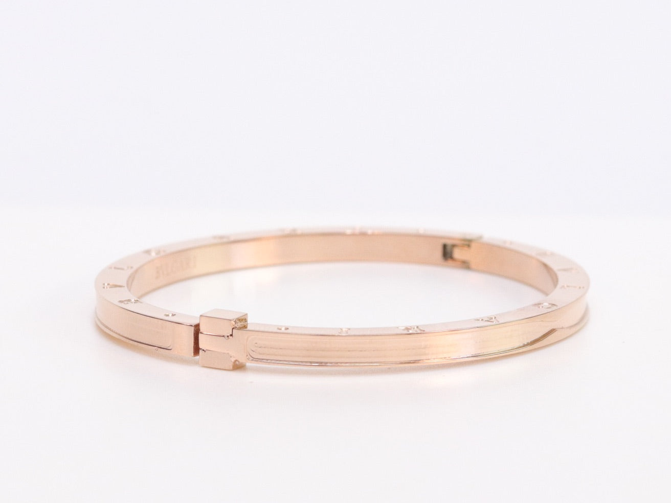 Alphabet B Sleek bracelet in rose gold finish