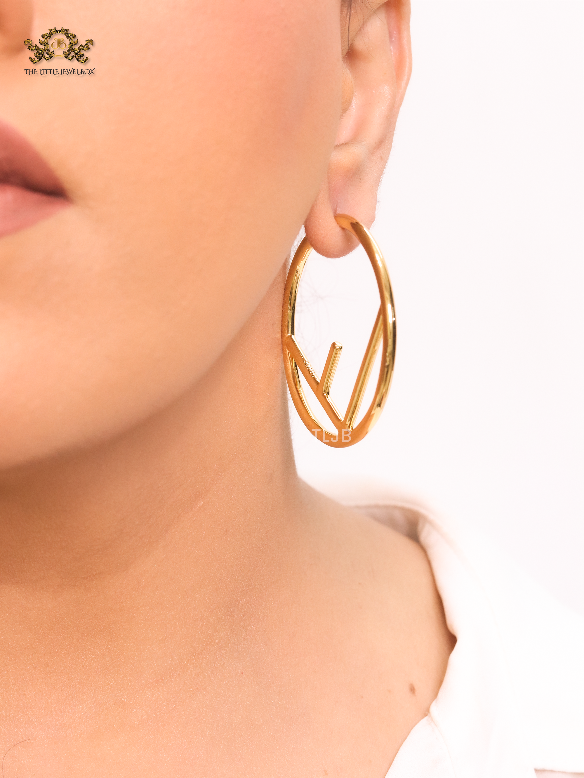 Alphabet F Hoops in Gold 50 mm