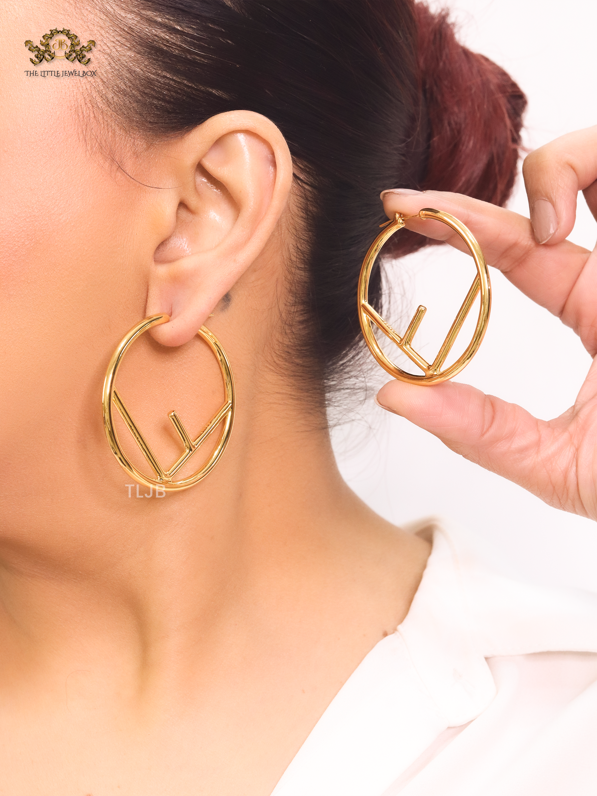 Alphabet F Hoops in Gold 50 mm