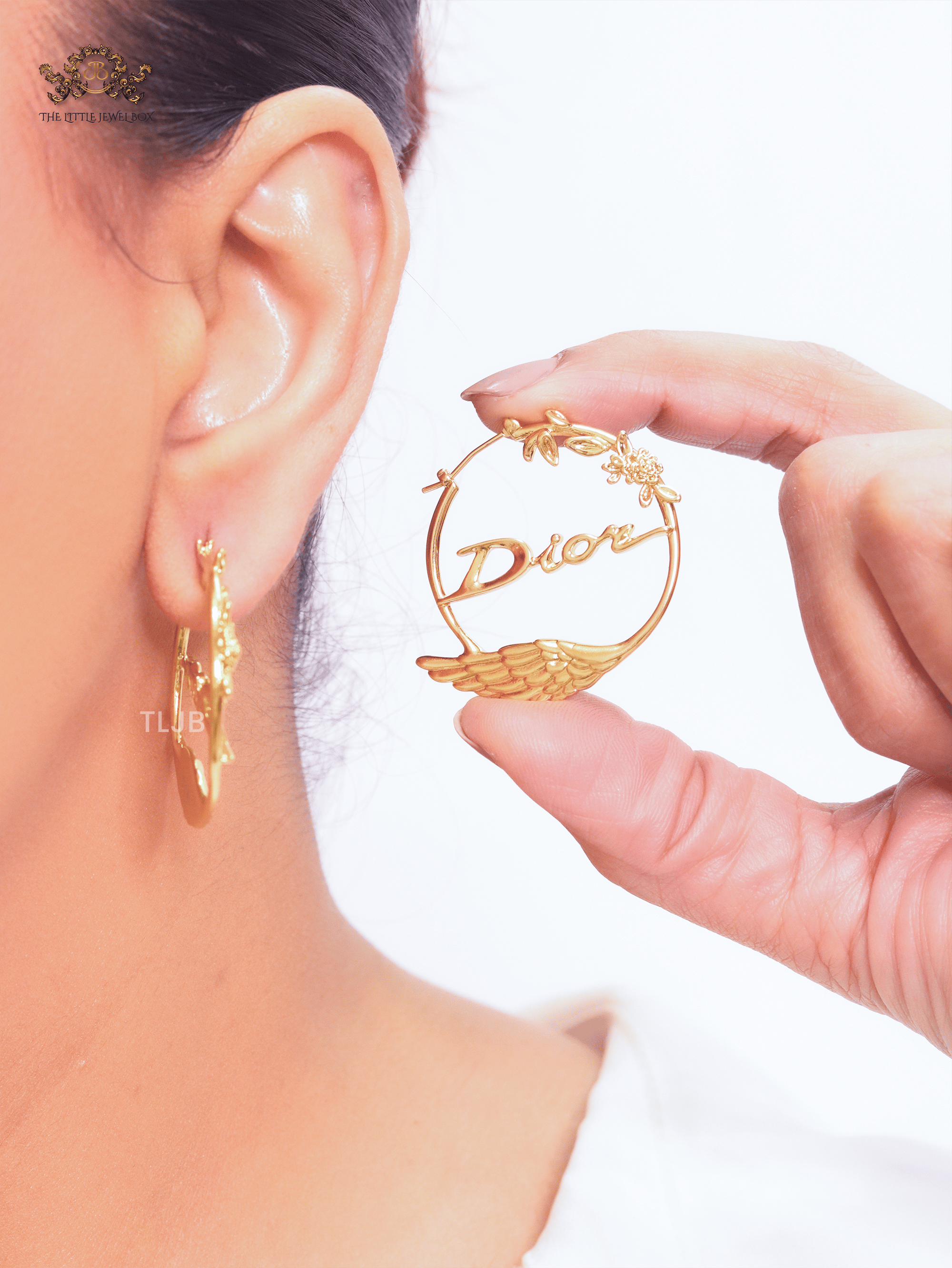 Alphabet CD gold detailed hoops