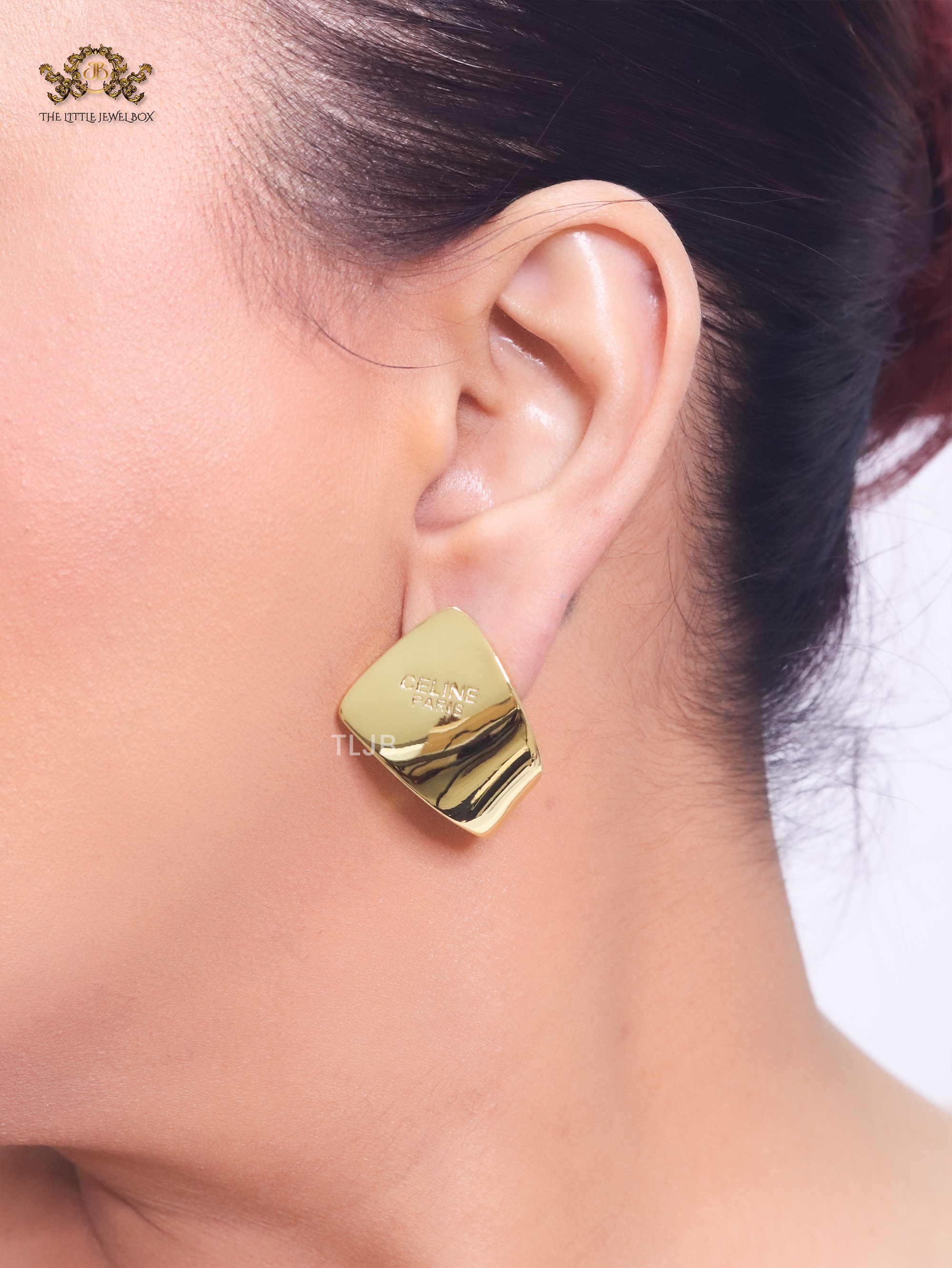 Alphabet C twisted gold studs