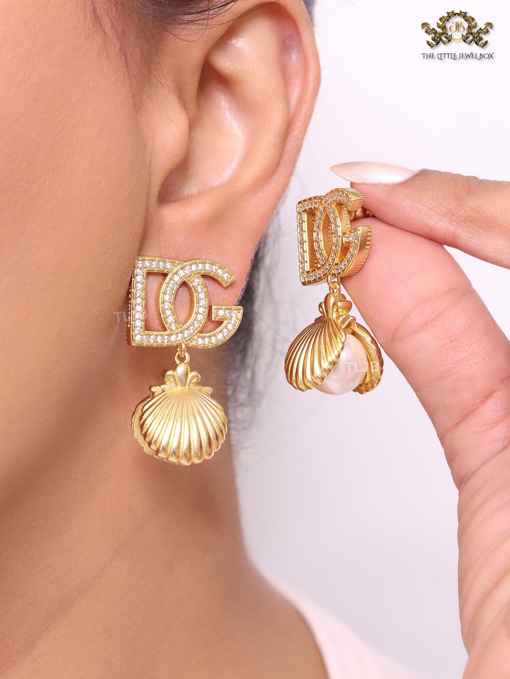 Alphabet D & G Pearl studs