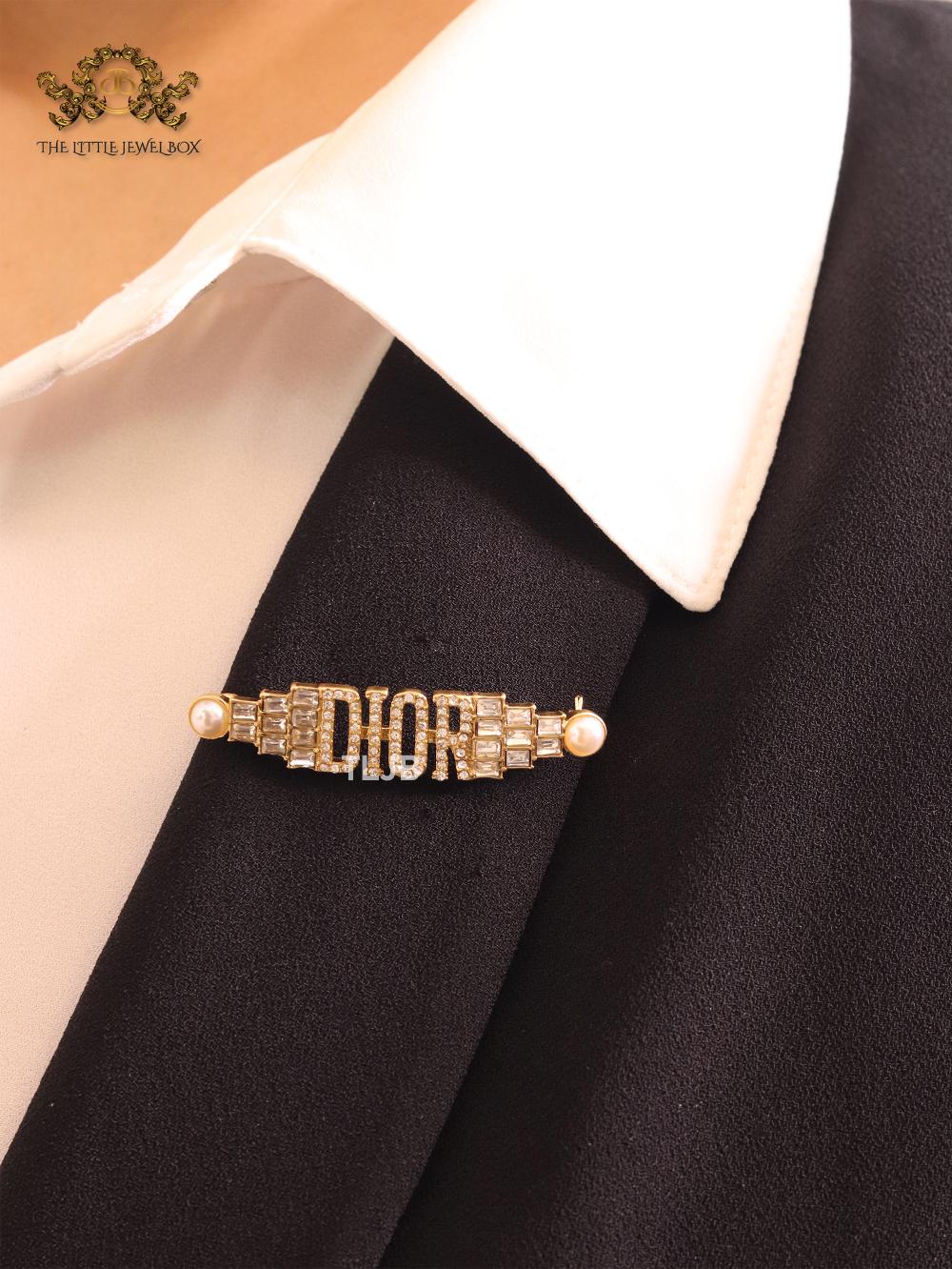 Alphabet CD sleek brooch