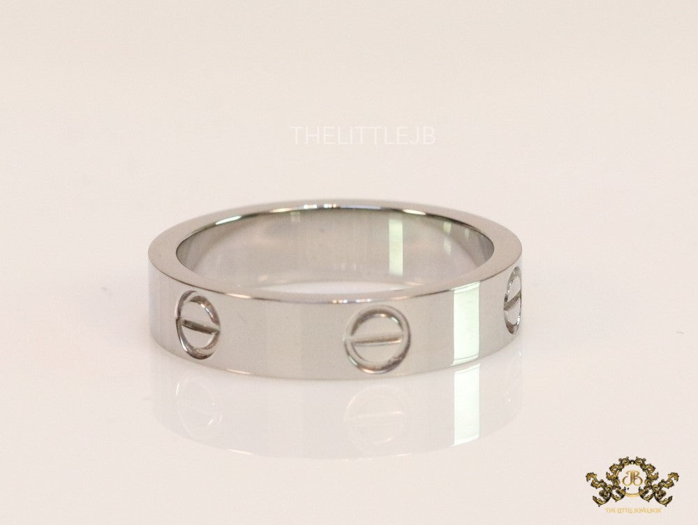 4.5mm Silver plated band with screws
