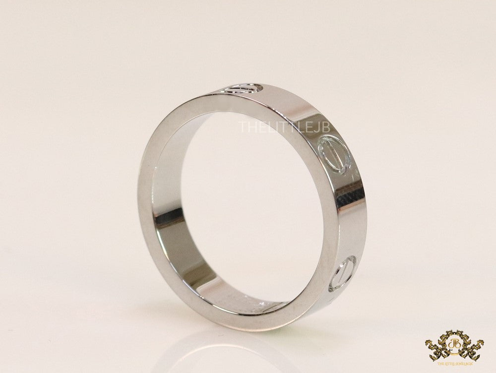 4.5mm Silver plated band with screws