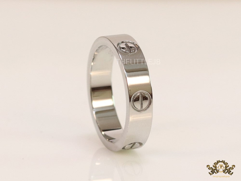 4.5mm Silver plated band with screws