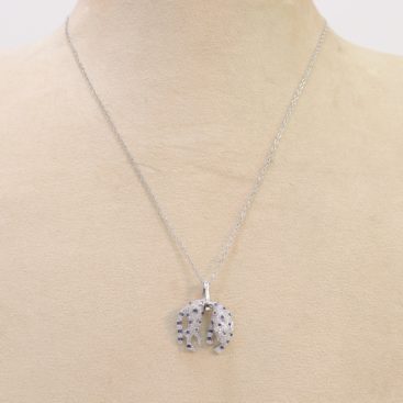 Platinum Panther pendant in sleek chain