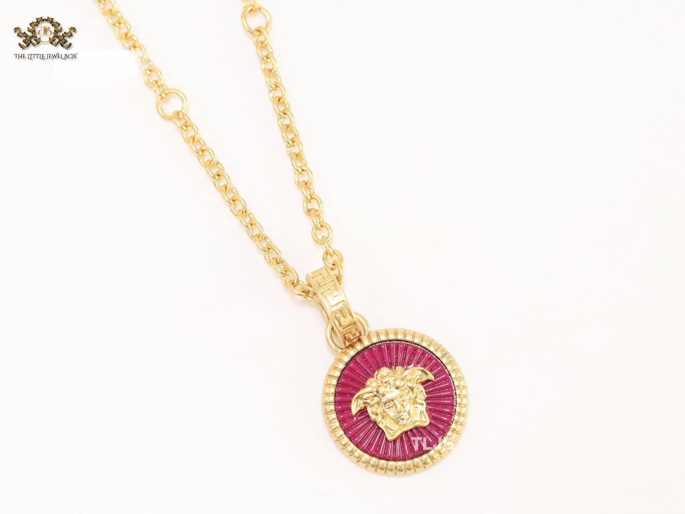 Medusa red pendant with gold chain