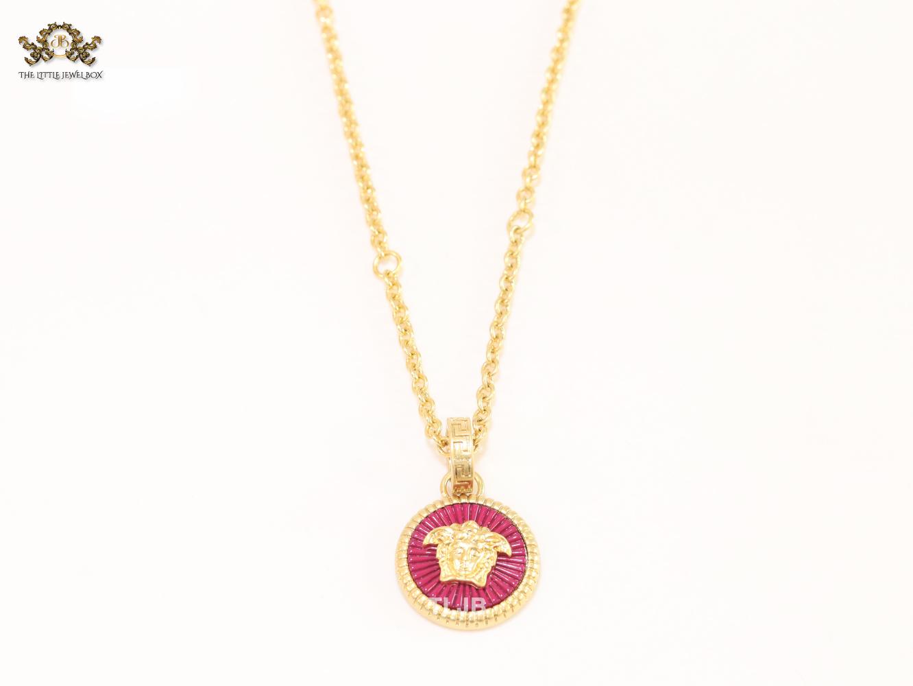 Medusa red pendant with gold chain