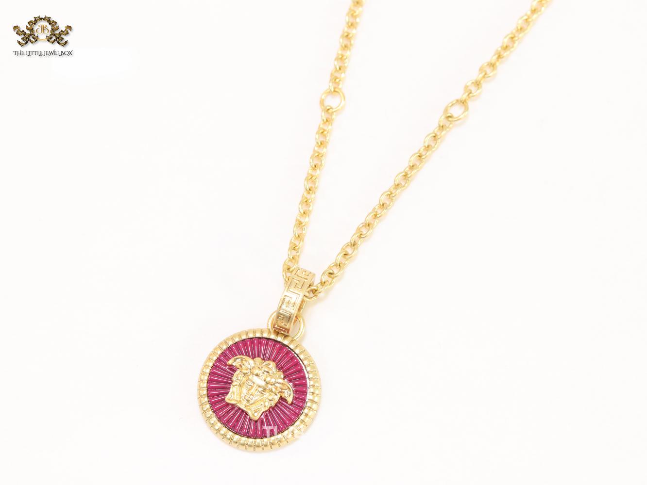 Medusa red pendant with gold chain