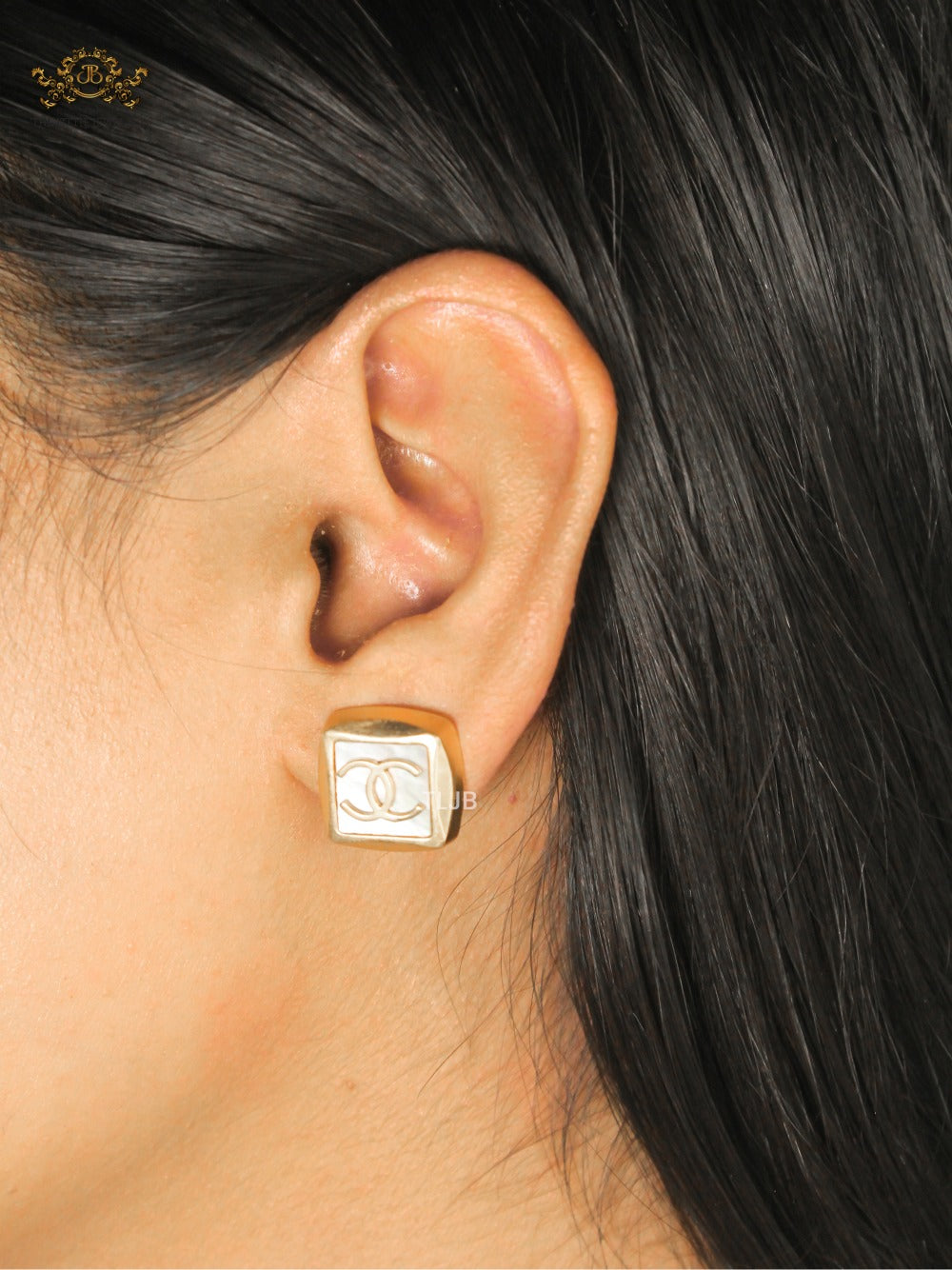 twin c MOP square Stud earrings