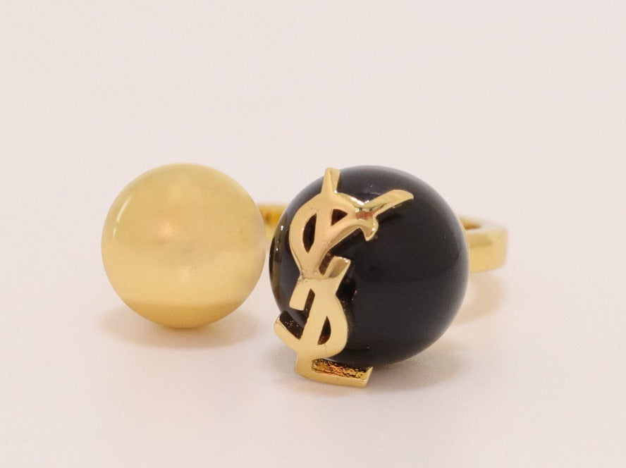 Alphabet gold open ring with black pearl