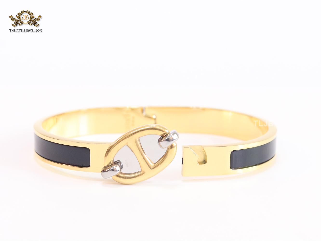 Alphabet H black sleek bracelet