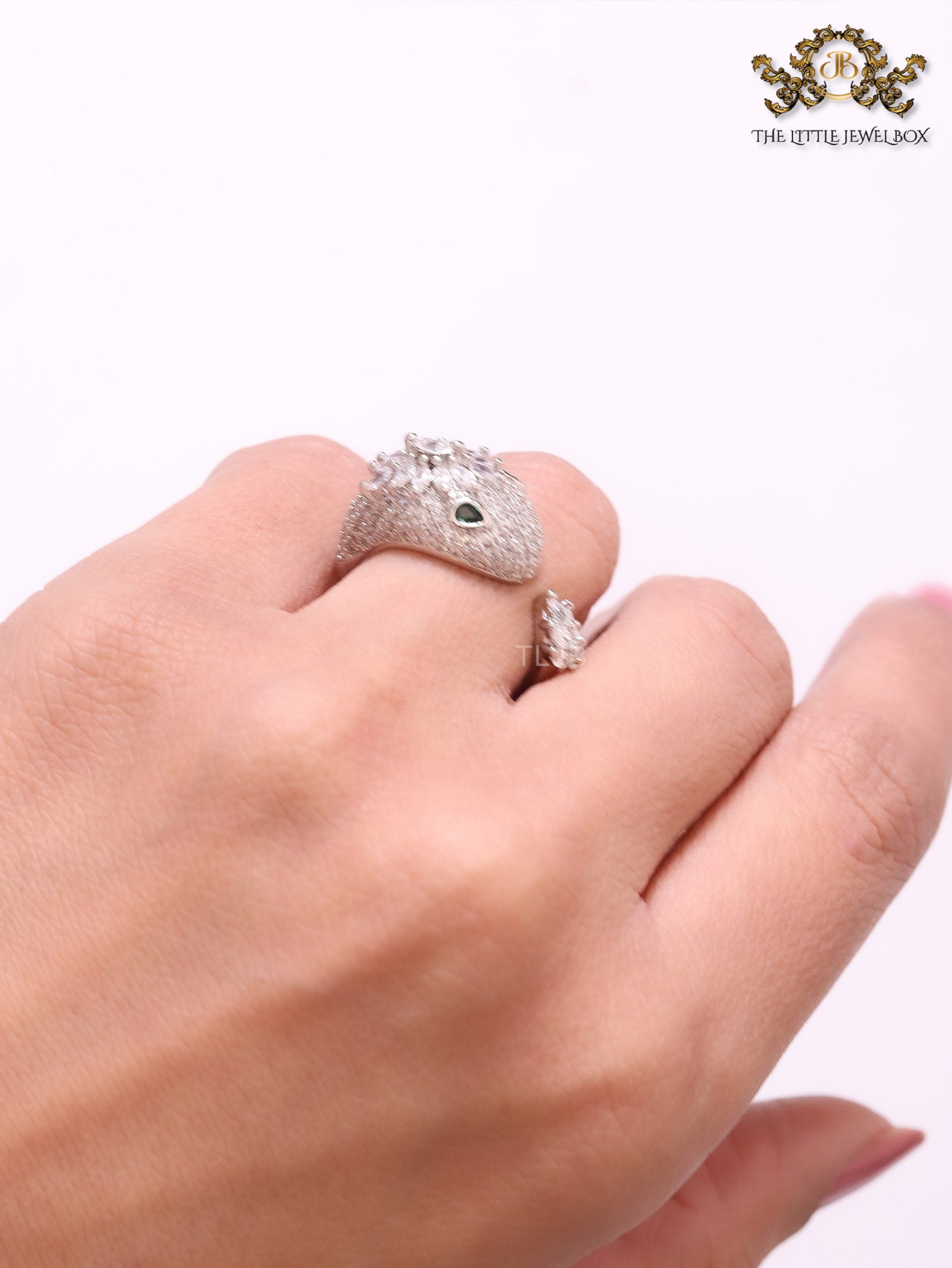 Silver plated Snake head cz open ring with Emerald detailing