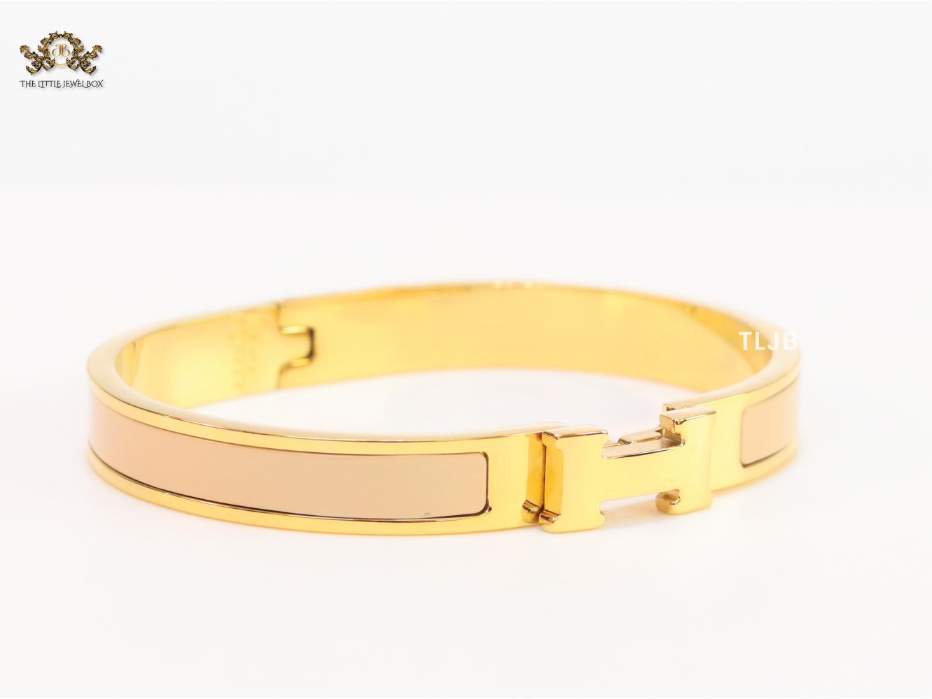 Alphabet H beige and matt gold bracelet