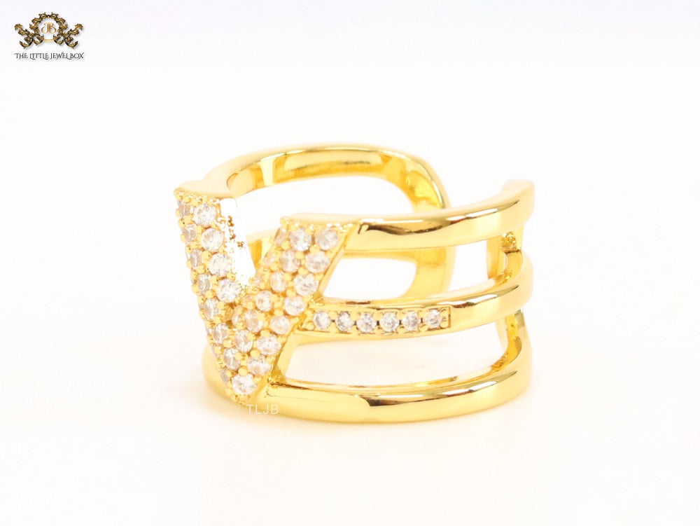 3 layer alphabet V cz band ring