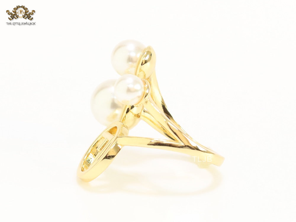 Alphabet F pearl open gold plated ring