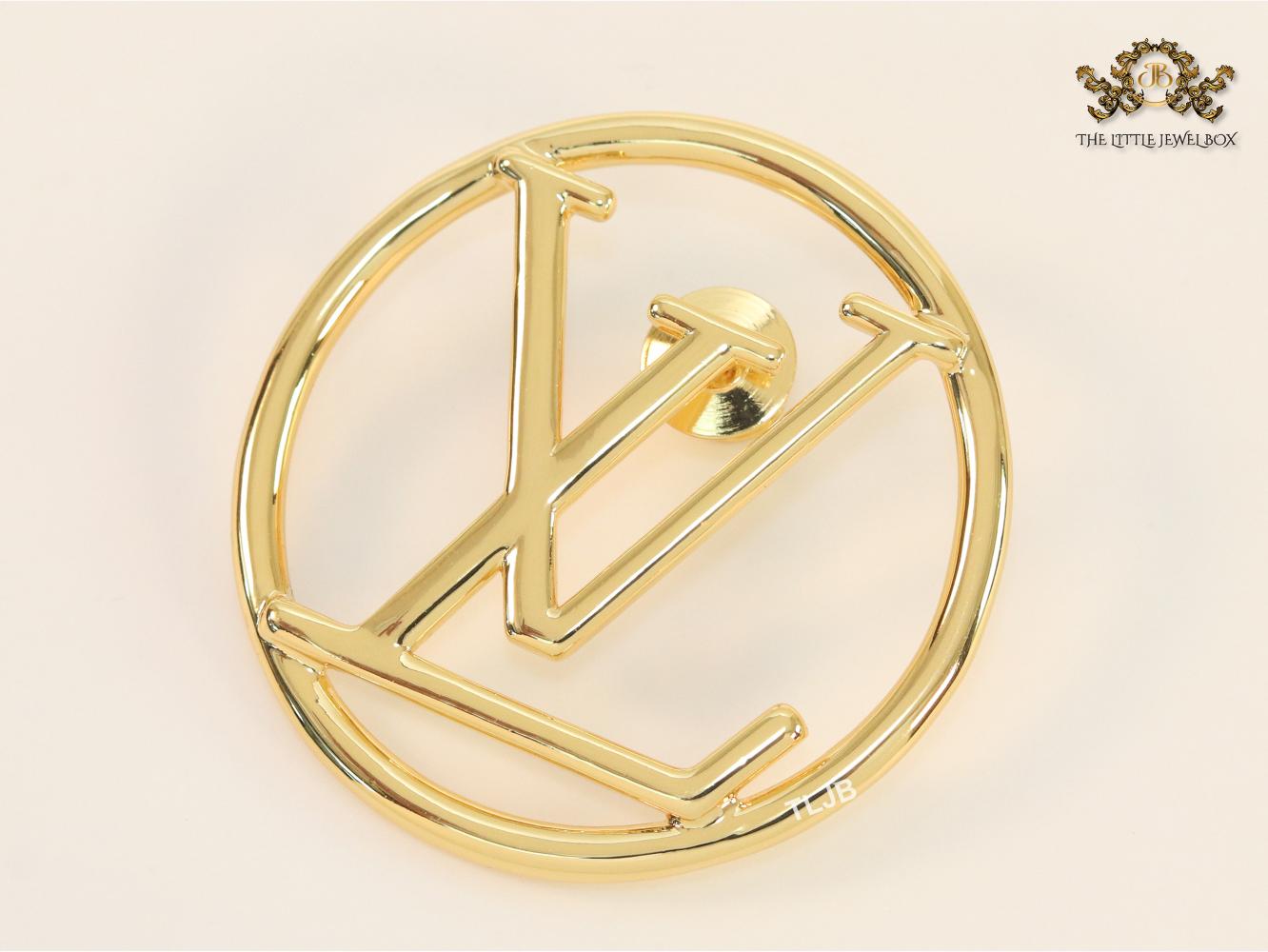 Alphabet L gold round brooch