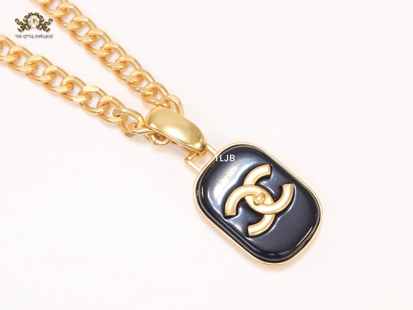 Double C enamel pendant chain