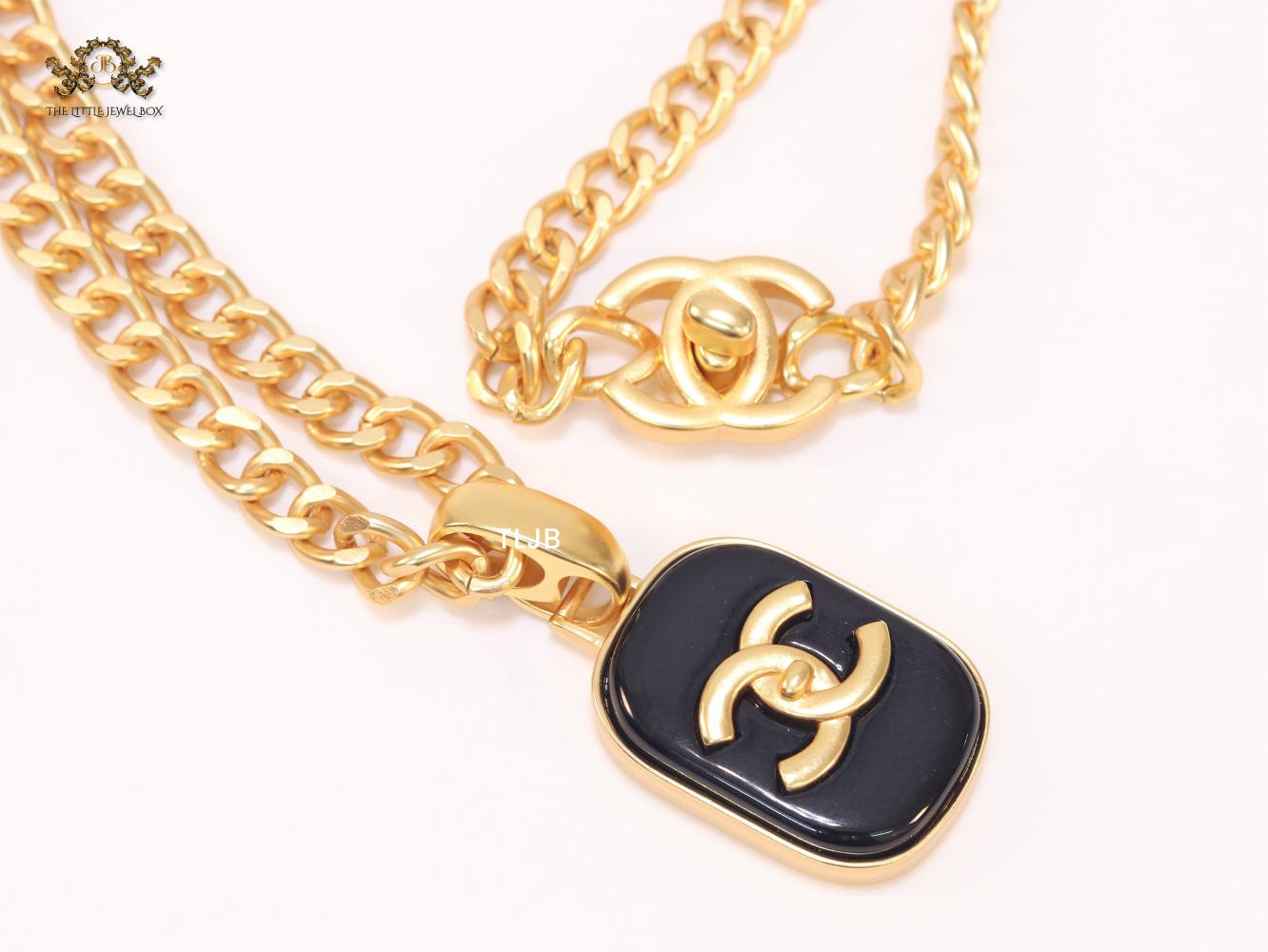 Double C enamel pendant chain