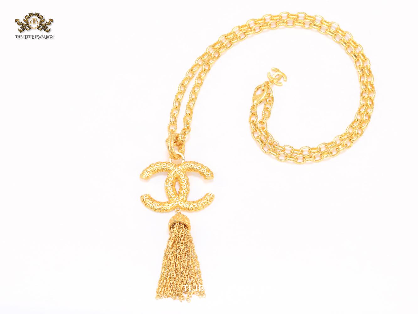 Double C tassel gold sleek chain