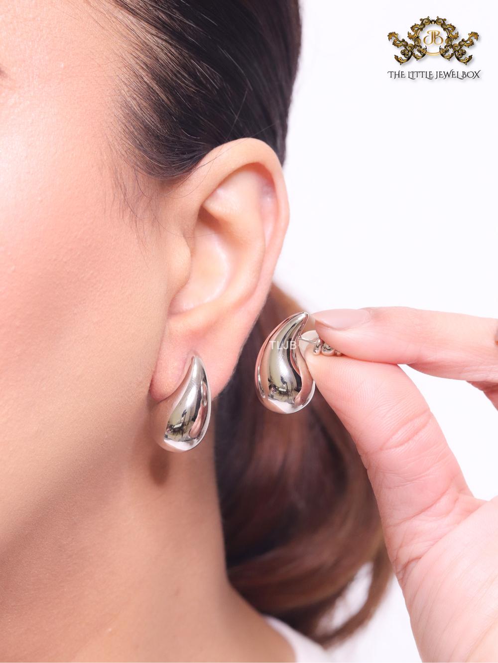 Teardrop platinum studs - small 25mm