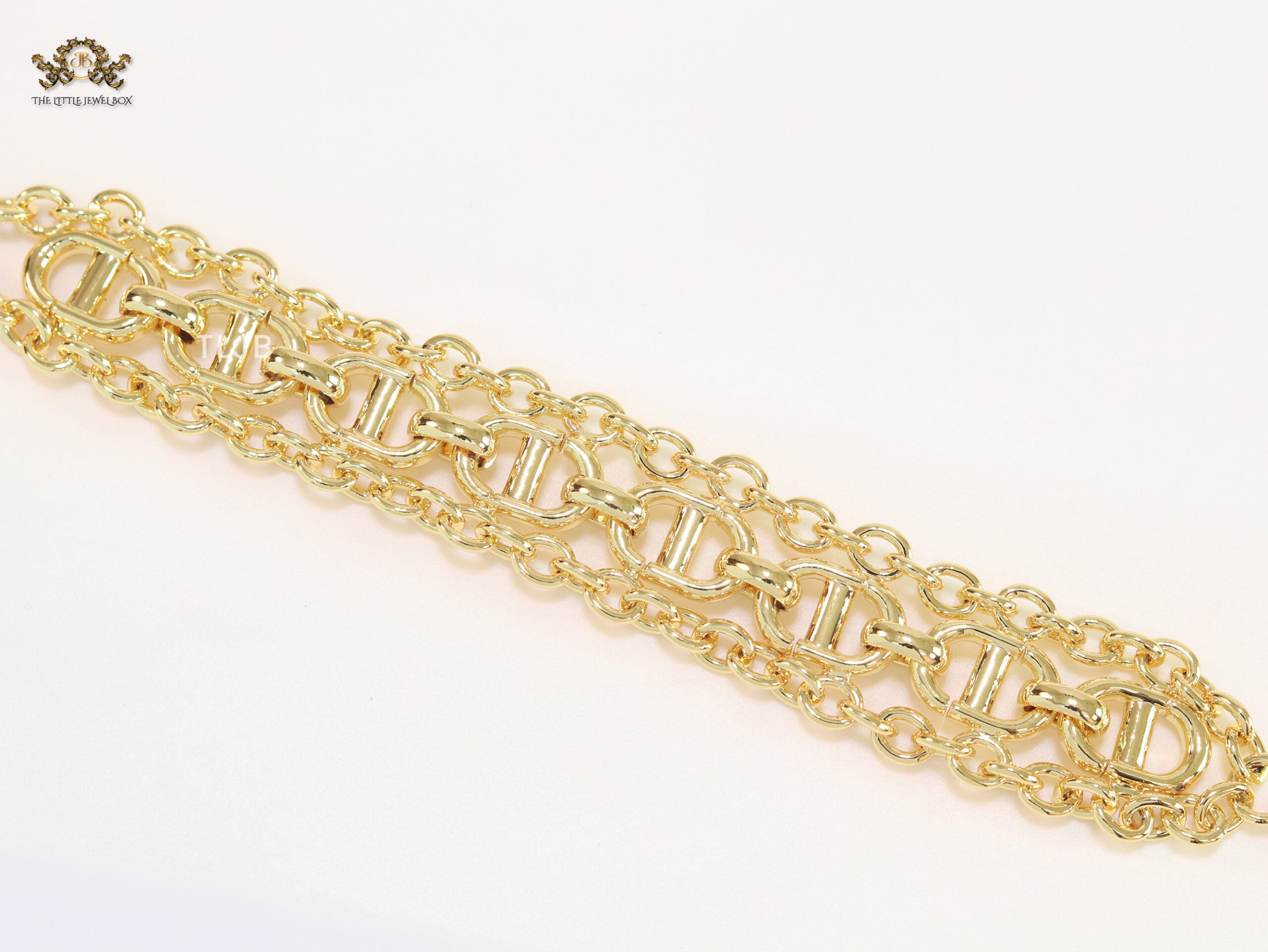 Chunky gold bracelet