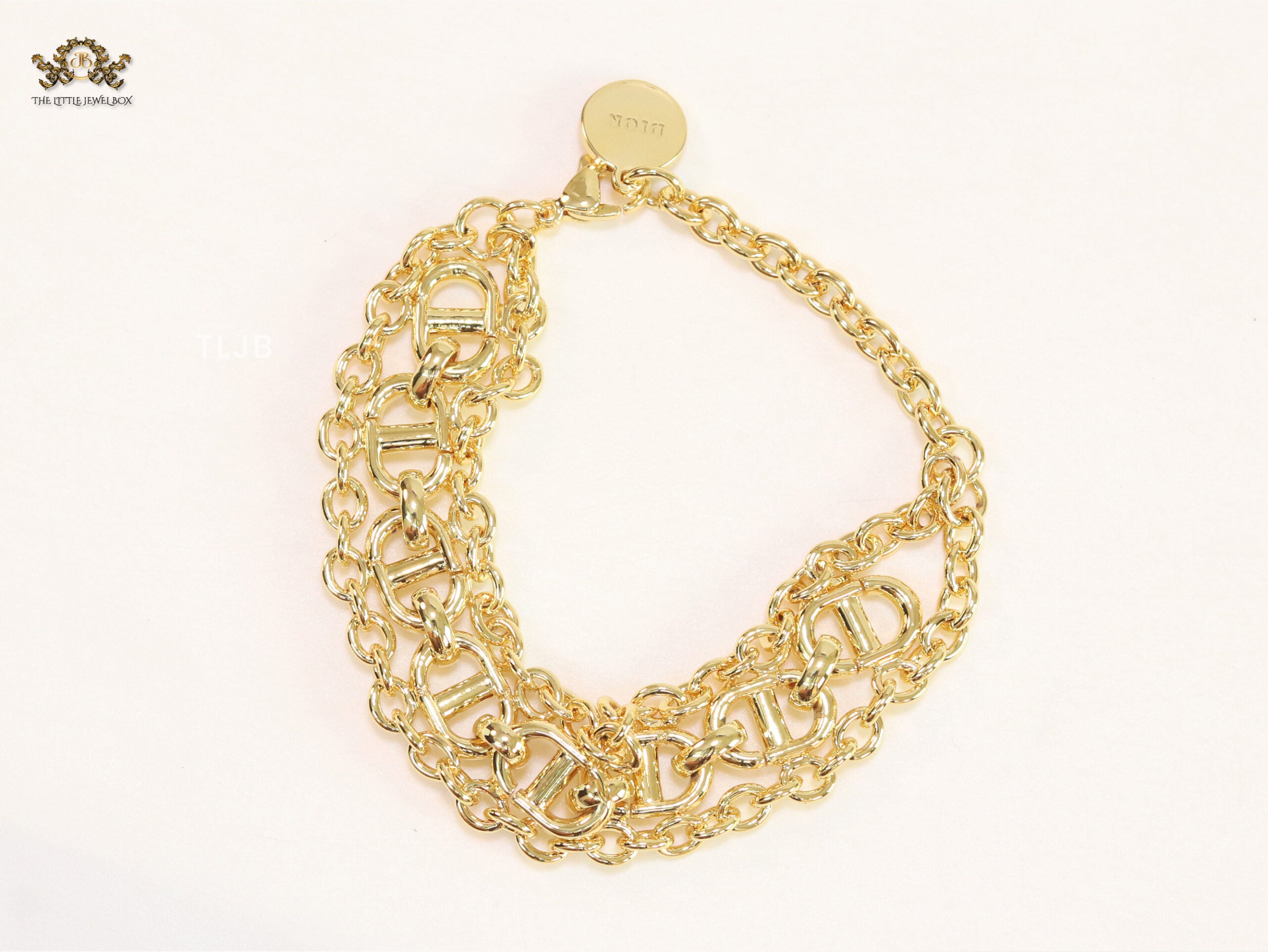 Chunky gold bracelet
