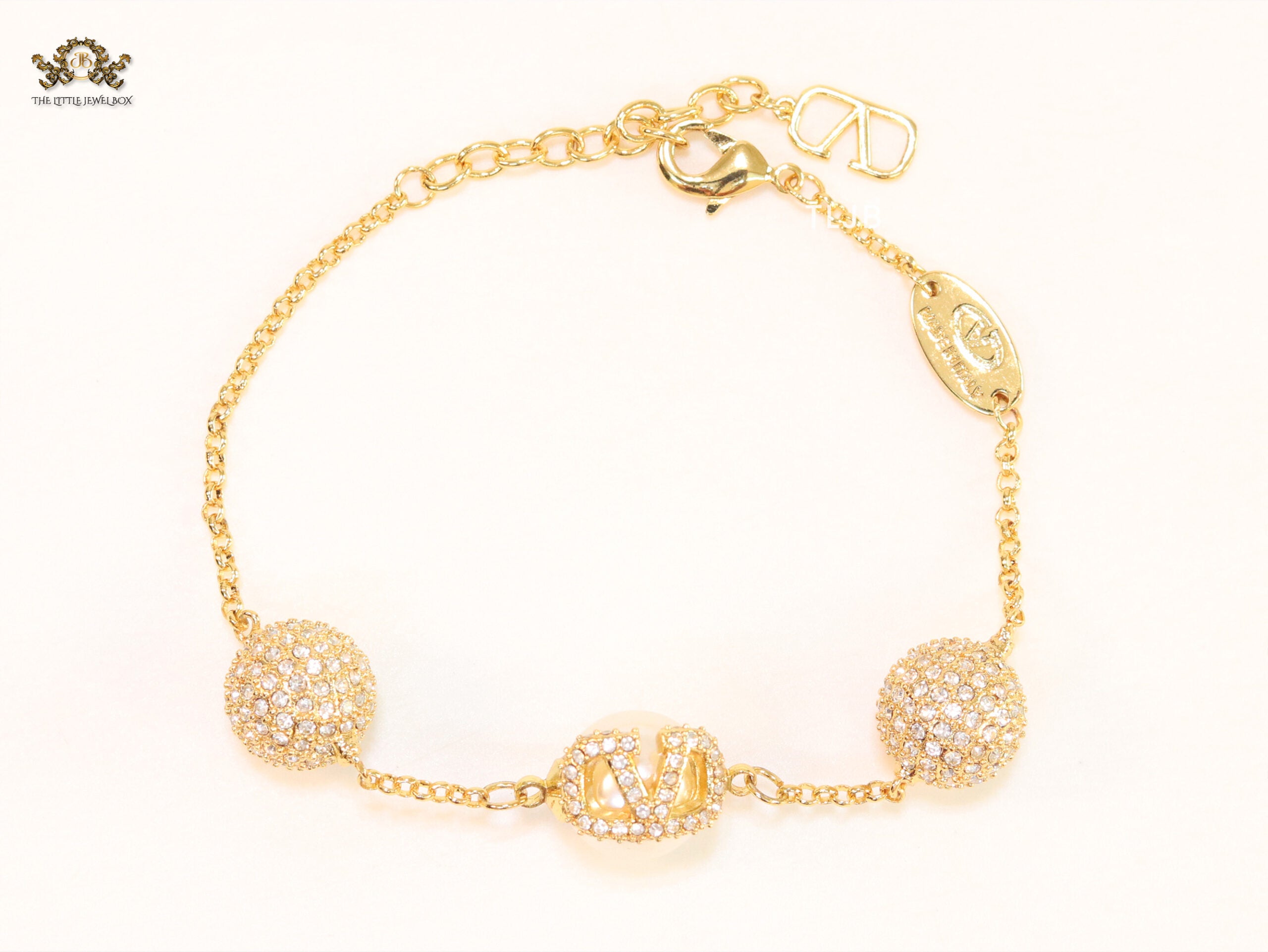 Alphabet V cz ball bracelet