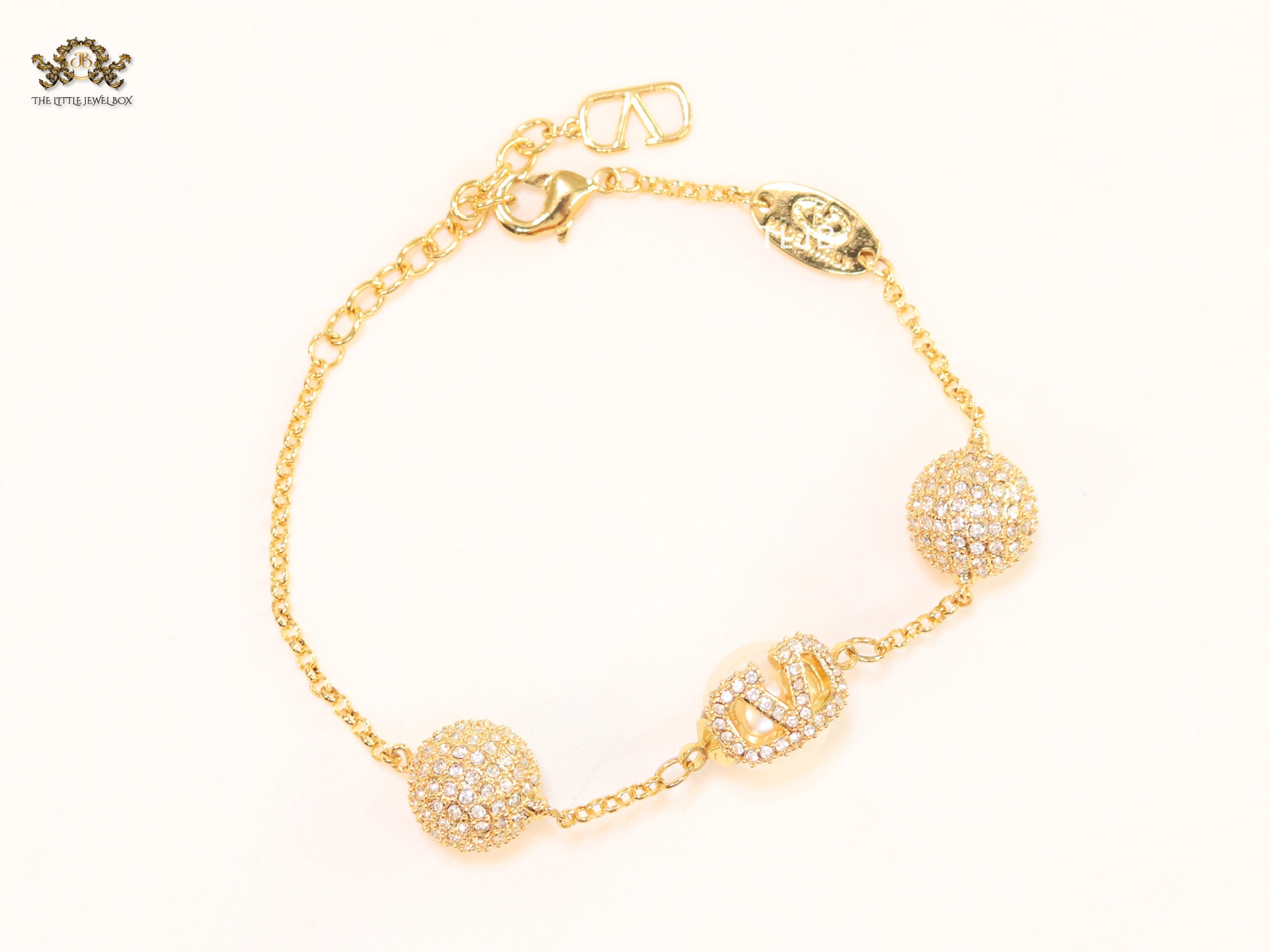Alphabet V cz ball bracelet