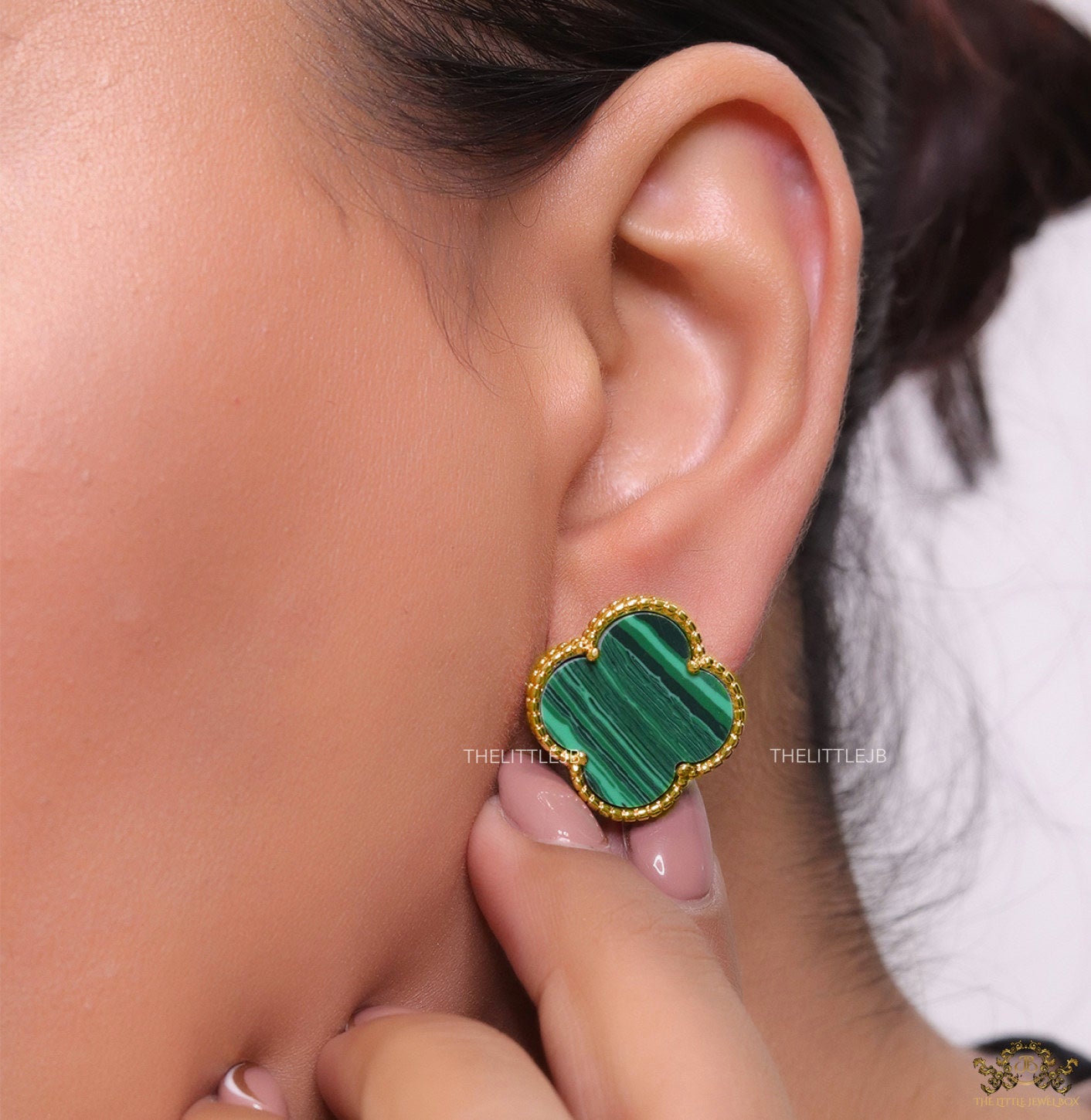 Malachite green clover stud earrings in gold plating